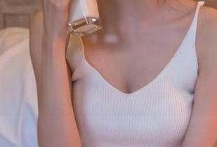 在这幅图包面前，观看王羽杉的“绝版音频”实在是有种难以抗拒的冲动。