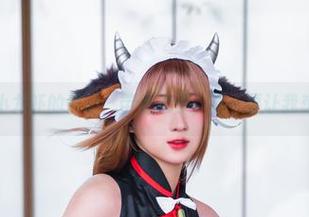 瓦斯塔亚小龙虾的作品：苗疆女子，要不要让我想多一点？