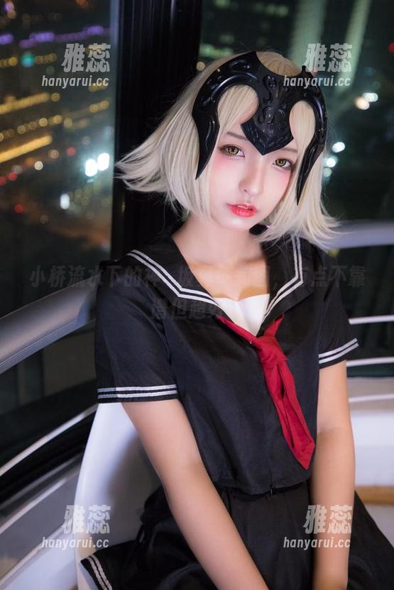 神楽坂真冬 小桥流水下的神楽坂真冬美图,有点不靠谱但超好玩