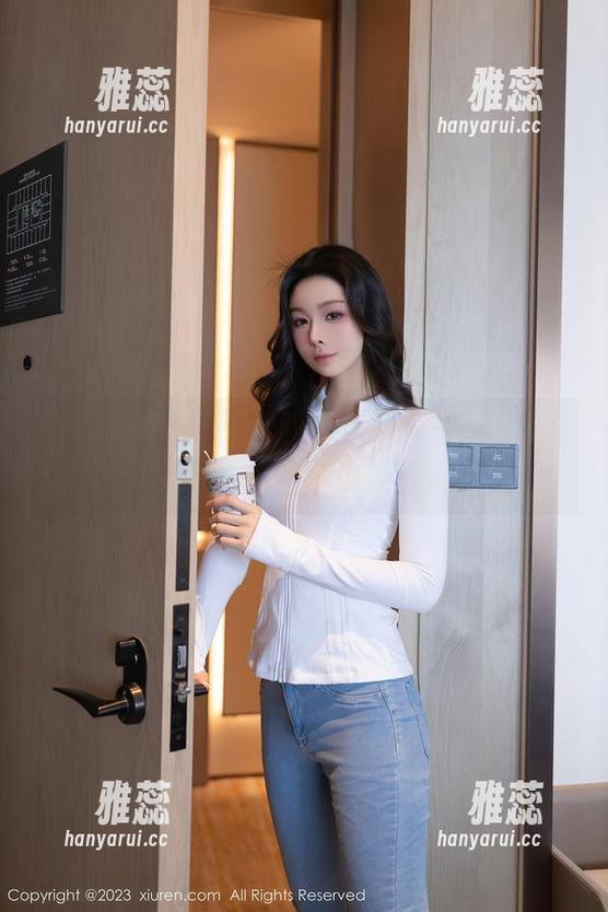秀人网-伊小七MoMo 秀人网 - 不得不说,伊小七MoMo的兔女郎写真就是个小反叛。