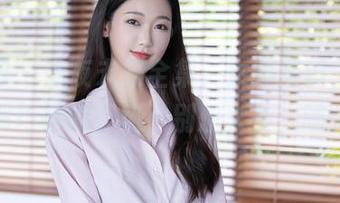 秀人网 – 千夜未来全集，女孩写真，和她那巧妙的姿势，别想太多，嗯。