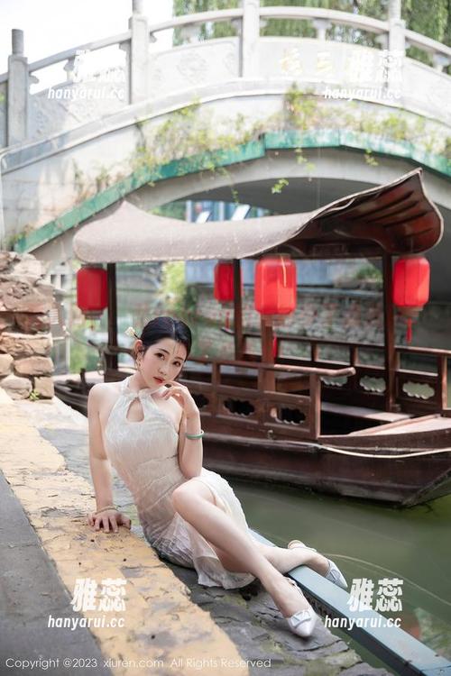 秀人网 - 媃柔rourou的婚纱少了点光环，多了点真实