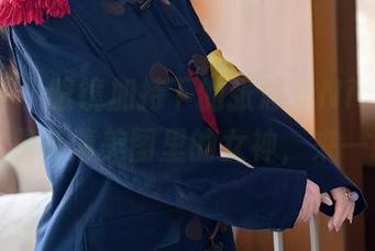 秀人网 – 眼镜加持下的张思允Nice，俨然就是高清美图里的女神，来一张！