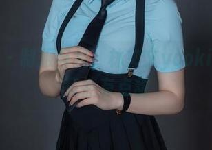 秀人网 – 制服与我，林文文yooki的作品竟然有点甜