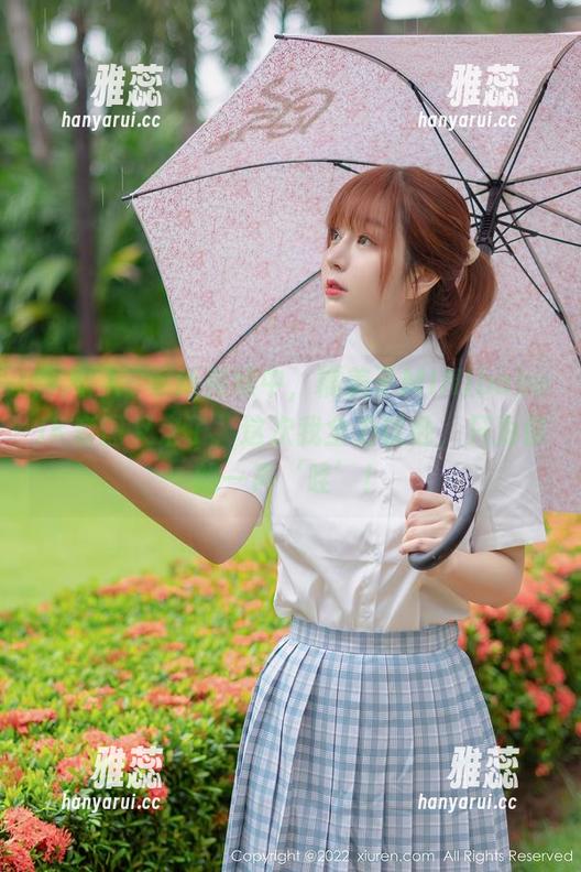 秀人网 - 更新持续中，糯美子MINIbabeJK套图又来了，这次我全力以赴，只为你的一声‘哇’！