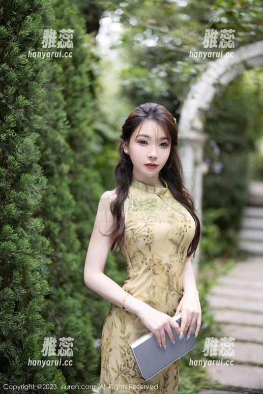 秀人网-蓝夏akasha 秀人网 - 蓝夏akasha短裤里的“短”不足为怪,高清图片激发想象力。