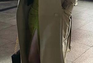 微密圈 – 你见过紫色哒豚豚的长腿在高清写真中翩翩起舞吗？
