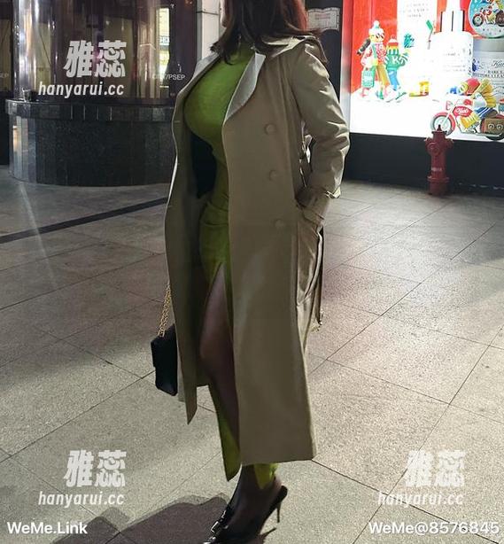 紫色哒豚豚 微密圈 - 你见过紫色哒豚豚的长腿在高清写真中翩翩起舞吗?