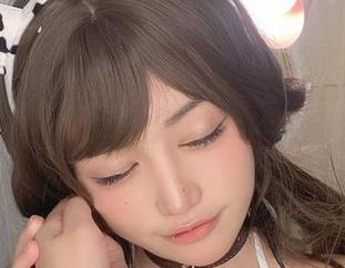 芊川一笑MNKvs学长：网盘里的那些未公开写真
