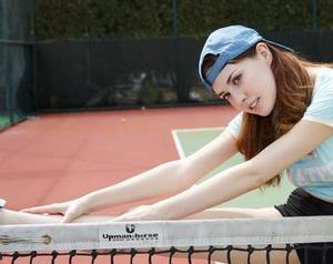 蜜桃社 – 蜜蕊Mary与修女的邂逅：图包里的意外惊喜