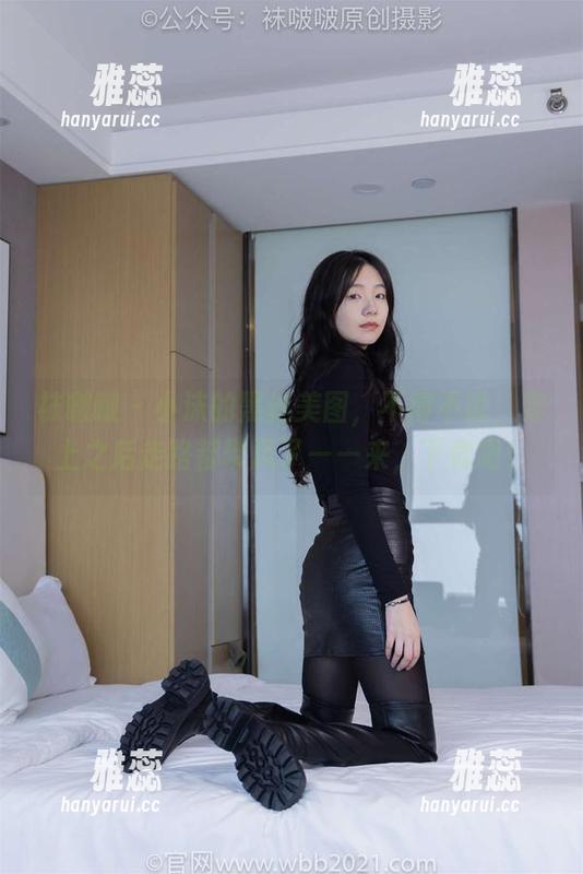 袜啵啵 - 小沫的黑丝美图，不得不说，穿上之后走路都带风了——来，下载吧！