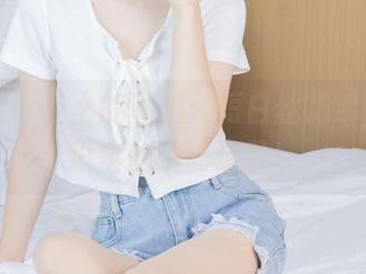 袜啵啵 – 芝士的私拍：短白丝花絮，手机没电的瞬间记录！