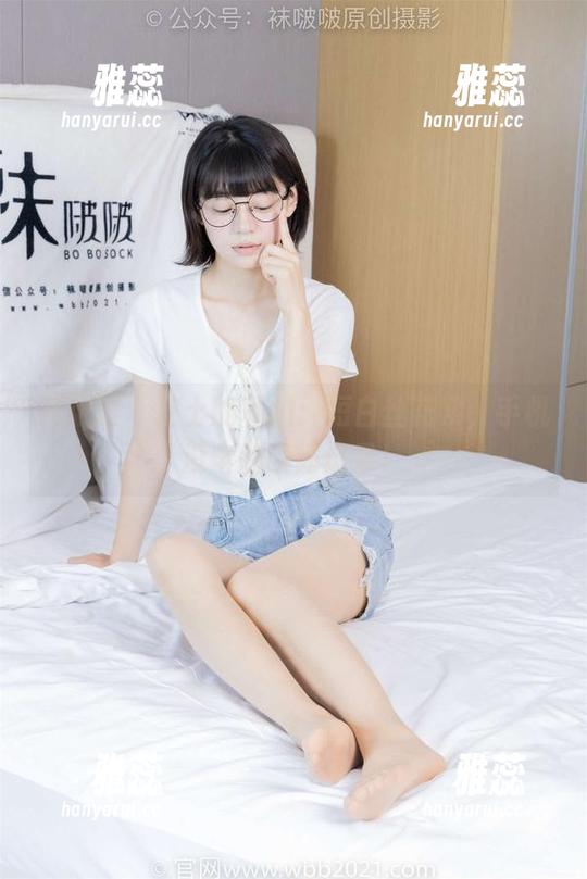 袜啵啵-芝士 袜啵啵 - 芝士的私拍:短白丝花絮,手机没电的瞬间记录!