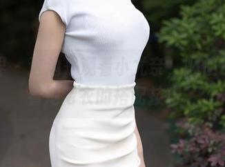 语画界 – 这边是观看小尤奈，顺便也是来看她毛衣的搭配技巧。