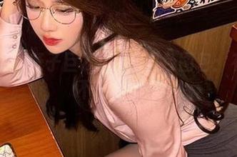 微密圈 – 轩子巨2兔私房黑色图包：有种说不出的好奇