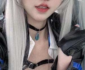 看，那是阿薰kaOri与比基尼的无圣光之舞！