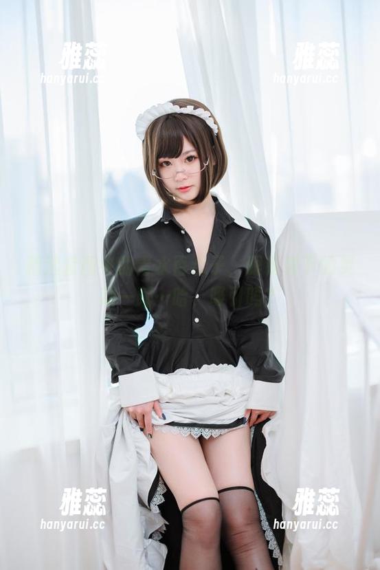 青水百合子 精选套图中的青水百合子,眼镜架下的灵动一瞬…哈,吸引吗?