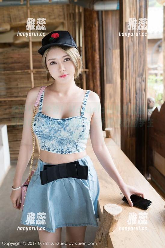 魅妍社-Manuela玛鲁娜 魅妍社 - 哈哈!Manuela玛鲁娜最新校服图包,这种穿着能一下子把我拉回学生时代!