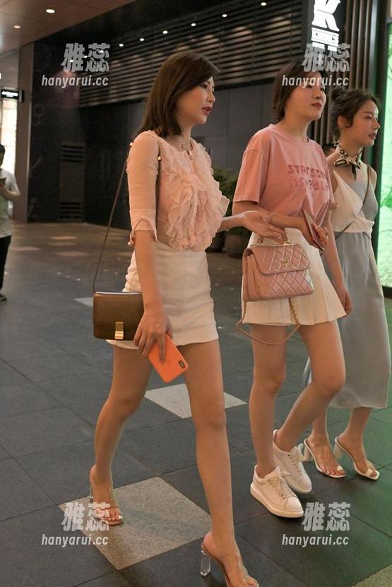 魔镜街拍 魔镜街拍的超短裙女孩:无圣光,套图看了一次,不看第二次信我!